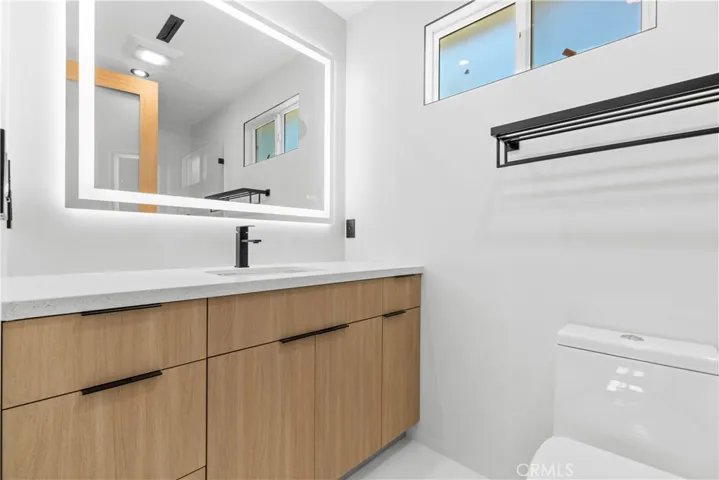 536 Hampton Road, Burbank, California 91504