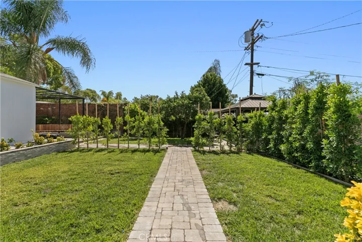 536 Hampton Road, Burbank, California 91504