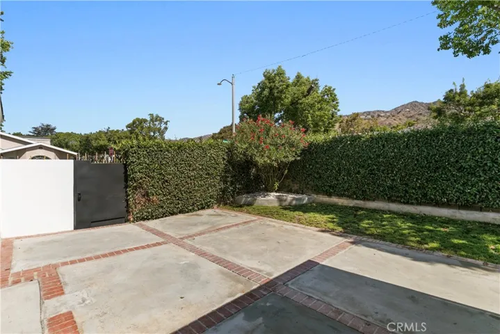 536 Hampton Road, Burbank, California 91504