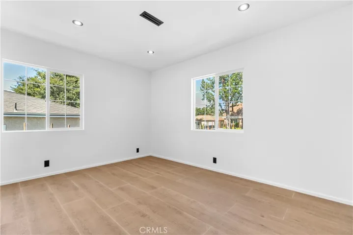 536 Hampton Road, Burbank, California 91504