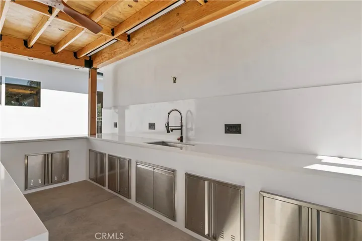 536 Hampton Road, Burbank, California 91504