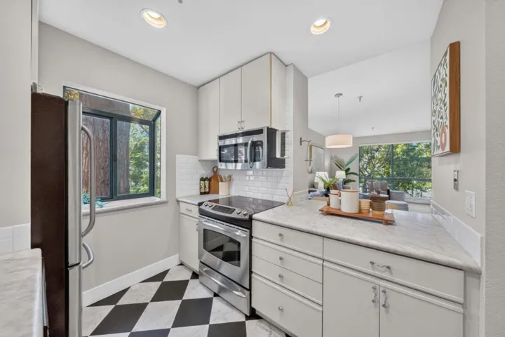 4250 El Camino Real C226, Palo Alto, California 94306