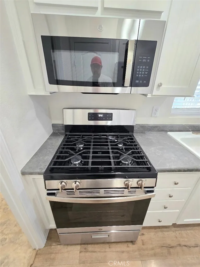 NEW stove and microwave