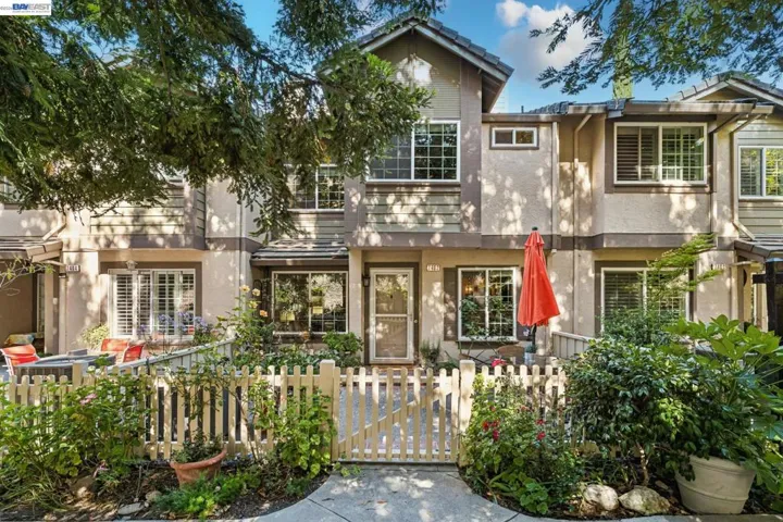 7482 Oxford Circle, Dublin, California 94568