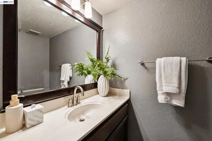 7482 Oxford Circle, Dublin, California 94568