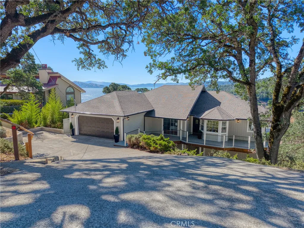 2560 Westlake
