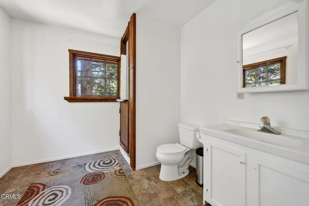 20 bathroom upstairs