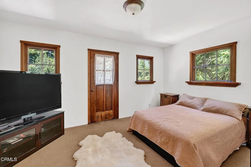 18 bedroom upstairs