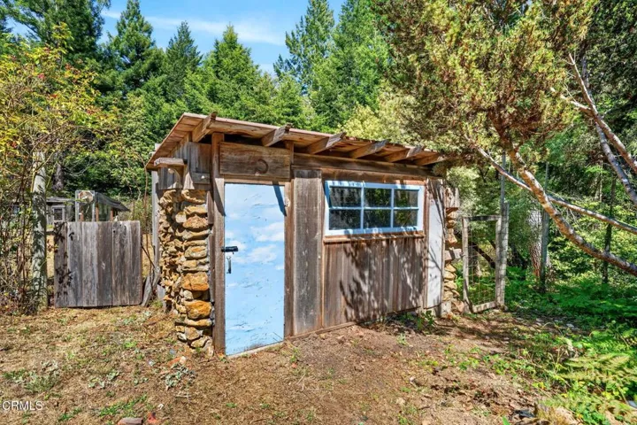41 chicken coop wood
