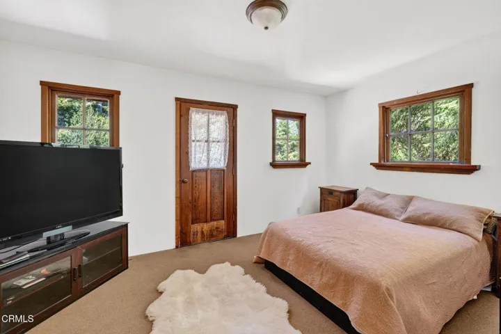 18 bedroom upstairs
