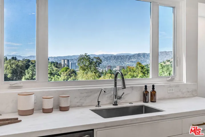 3457 Primera Avenue, Los Angeles, California 90068
