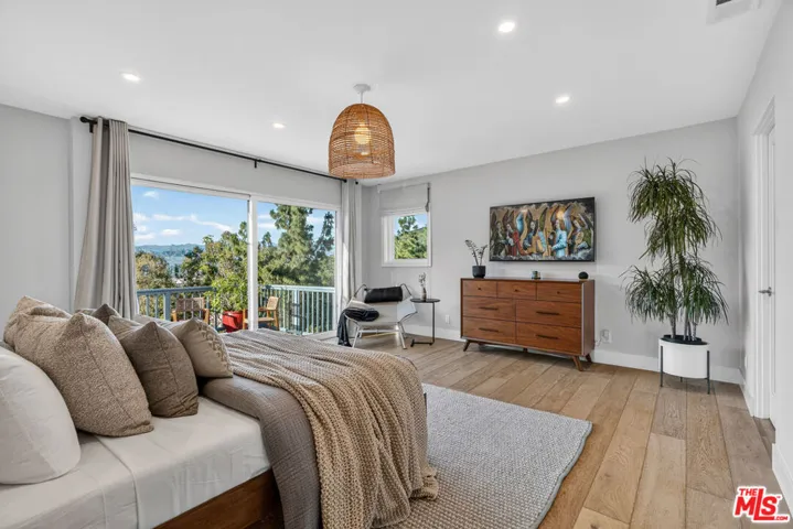 3457 Primera Avenue, Los Angeles, California 90068