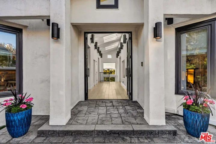 3457 Primera Avenue, Los Angeles, California 90068