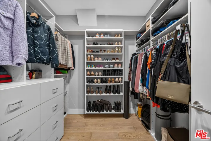 3457 Primera Avenue, Los Angeles, California 90068