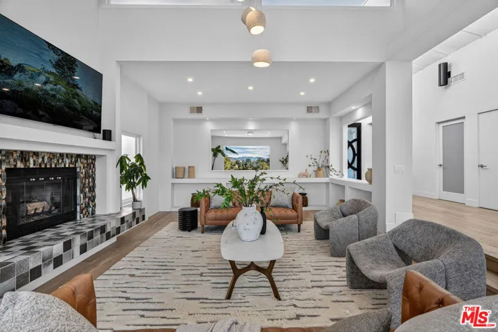 3457 Primera Avenue, Los Angeles, California 90068