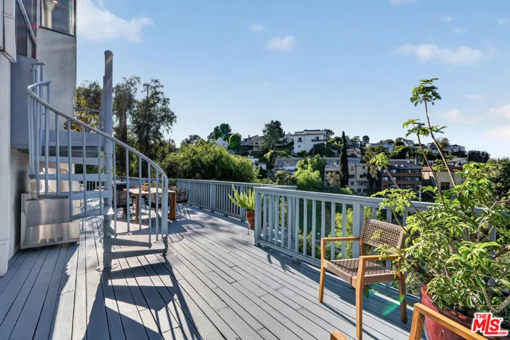 3457 Primera Avenue, Los Angeles, California 90068