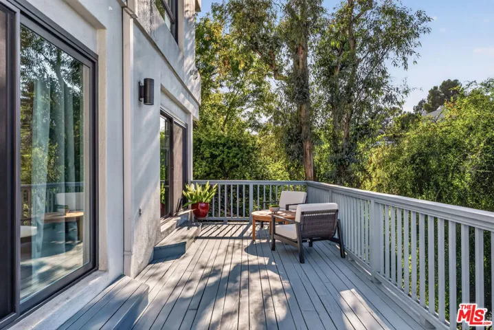 3457 Primera Avenue, Los Angeles, California 90068