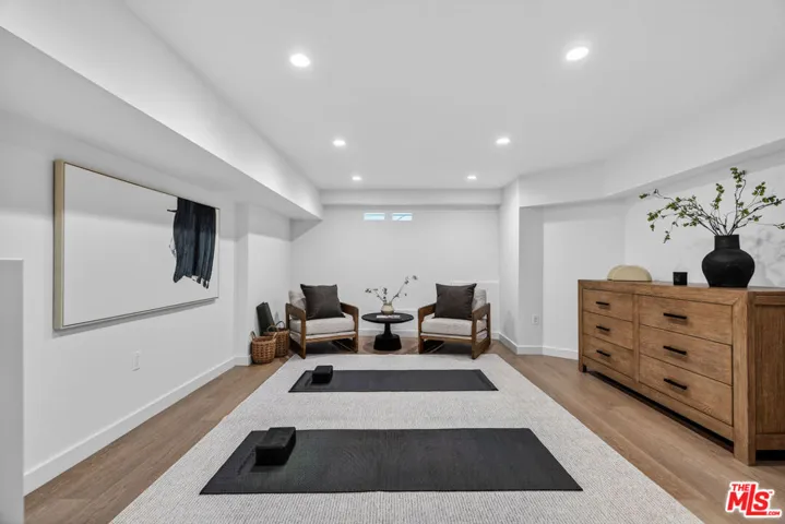 3457 Primera Avenue, Los Angeles, California 90068