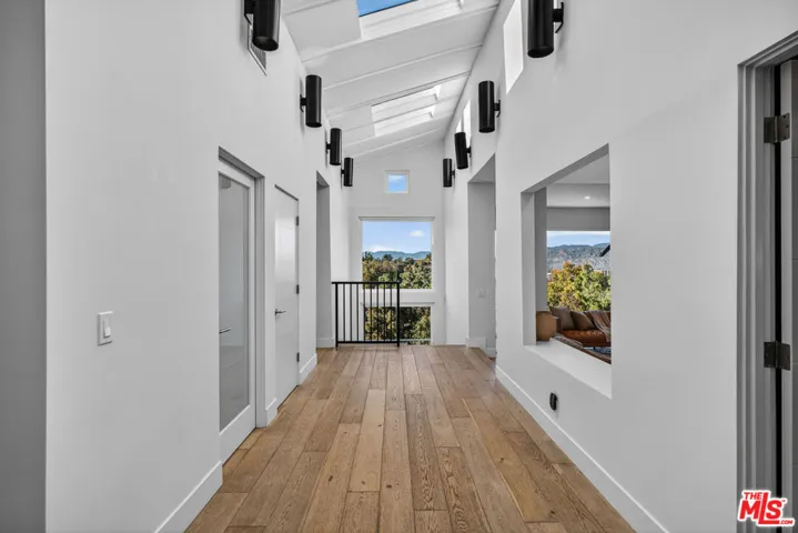 3457 Primera Avenue, Los Angeles, California 90068
