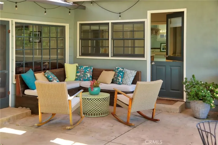 1525 Opechee Way, Glendale, California 91208