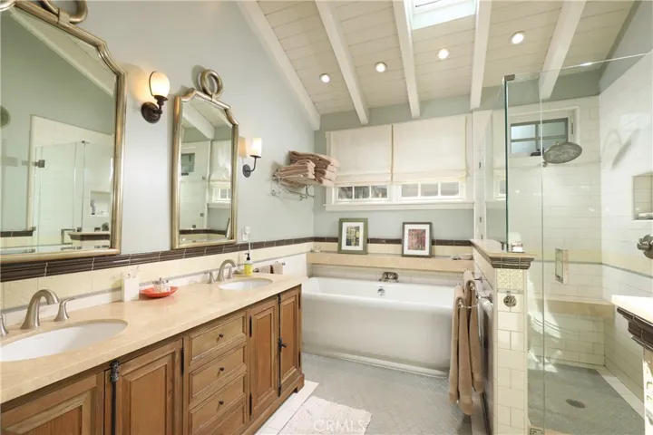 1525 Opechee Way, Glendale, California 91208