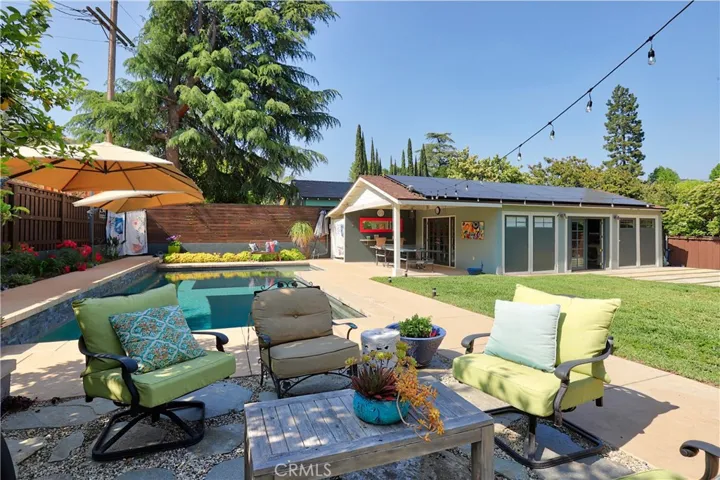 1525 Opechee Way, Glendale, California 91208