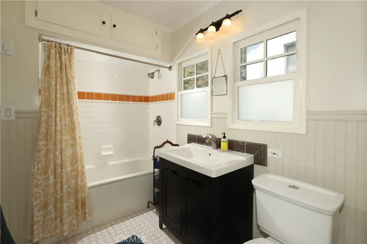1525 Opechee Way, Glendale, California 91208