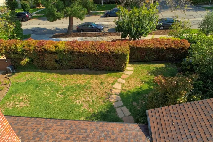 1525 Opechee Way, Glendale, California 91208