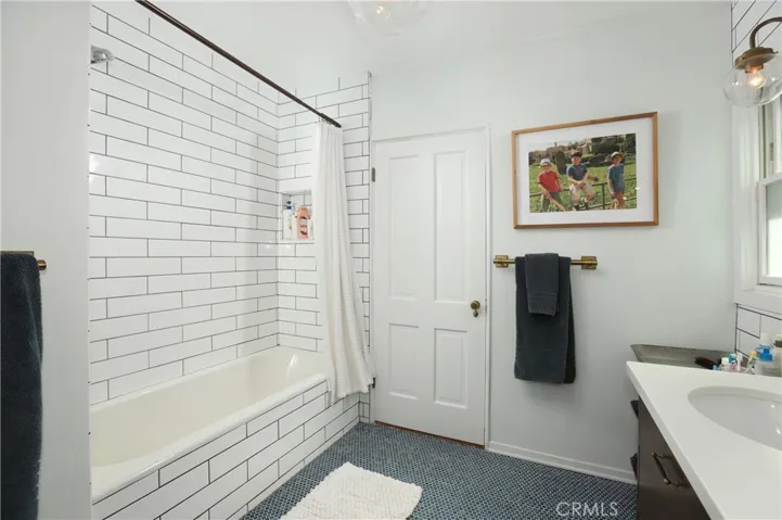 1525 Opechee Way, Glendale, California 91208
