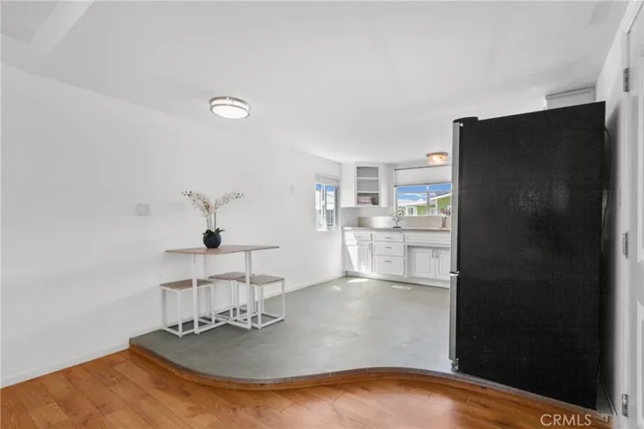 Step down to Livingroom