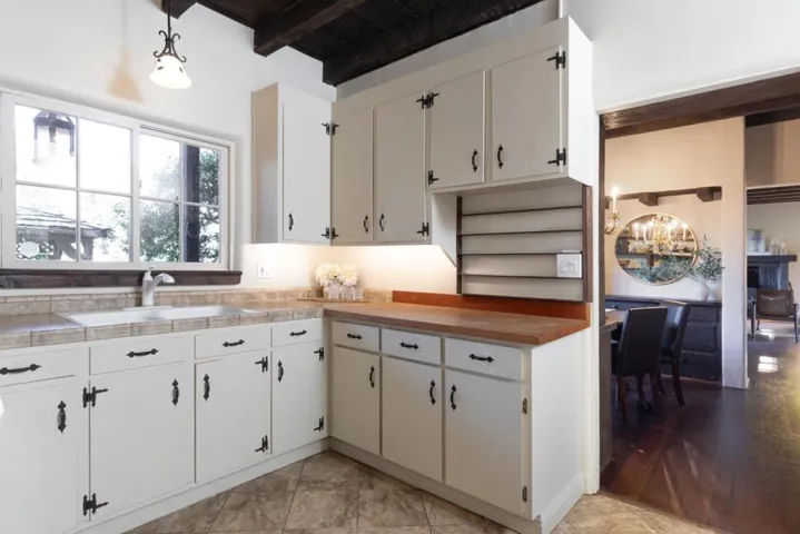 1122 Harrison Street, Monterey, California 93940