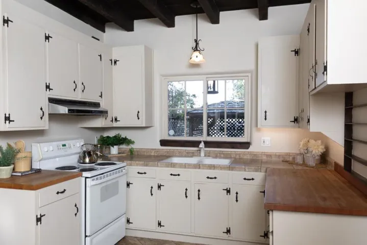 1122 Harrison Street, Monterey, California 93940