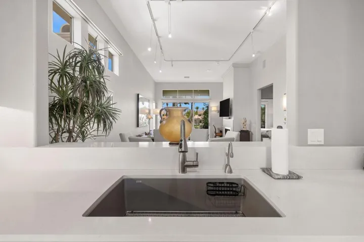 42-web-or-mls-8M4A8251