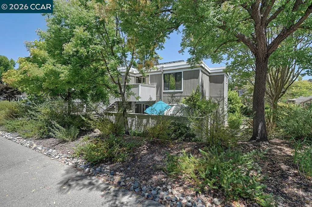 1101 Canyonwood Ct