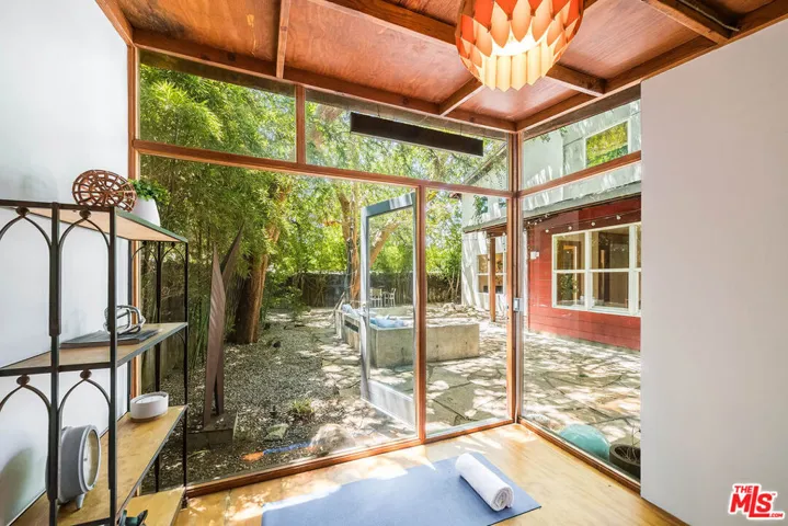 4504 Stern Avenue, Los Angeles, California 91423
