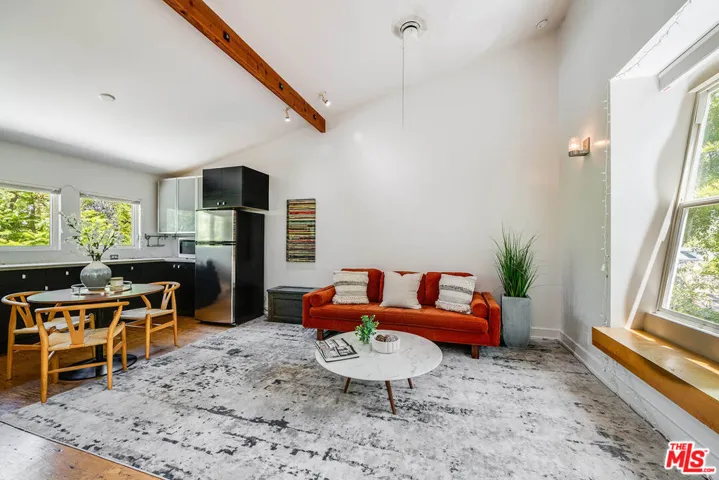 4504 Stern Avenue, Los Angeles, California 91423