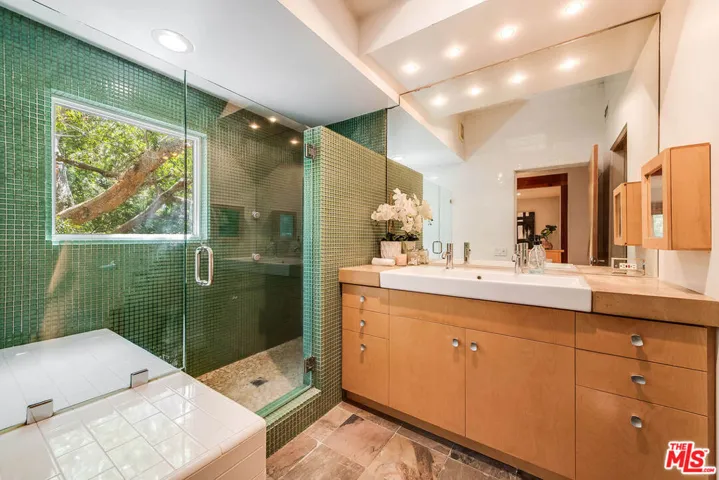 4504 Stern Avenue, Los Angeles, California 91423