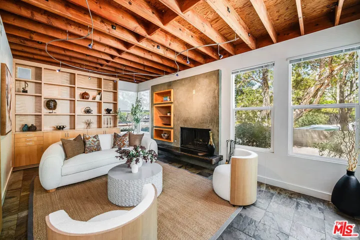 4504 Stern Avenue, Los Angeles, California 91423