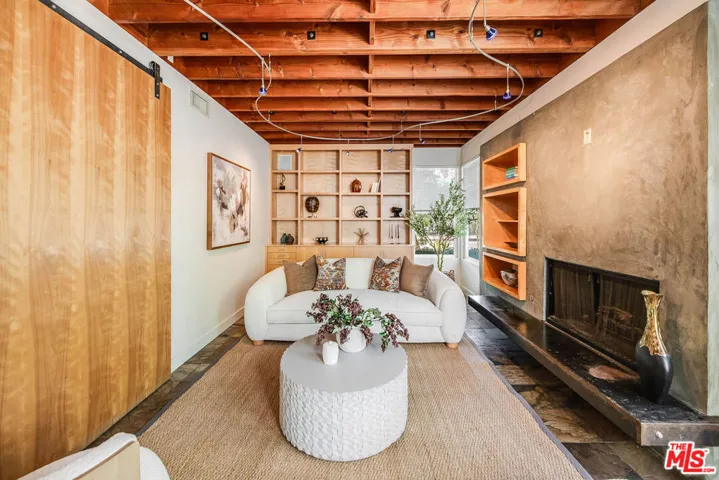 4504 Stern Avenue, Los Angeles, California 91423