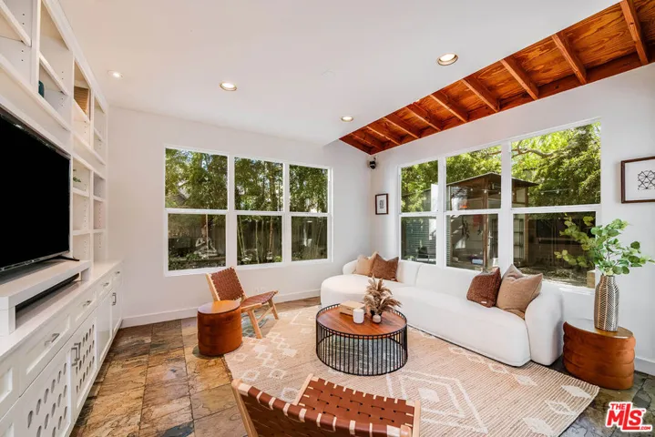 4504 Stern Avenue, Los Angeles, California 91423