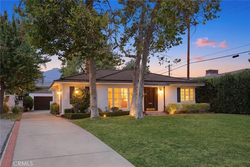 1011 Portola Dr