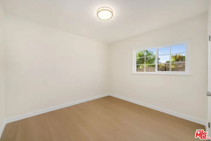 91 W Gainsborough Road, Thousand Oaks, California 91360