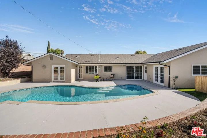91 W Gainsborough Road, Thousand Oaks, California 91360