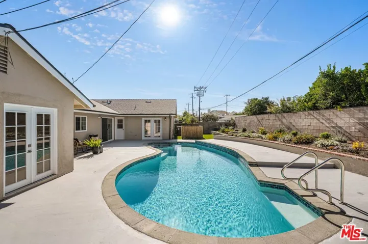 91 W Gainsborough Road, Thousand Oaks, California 91360