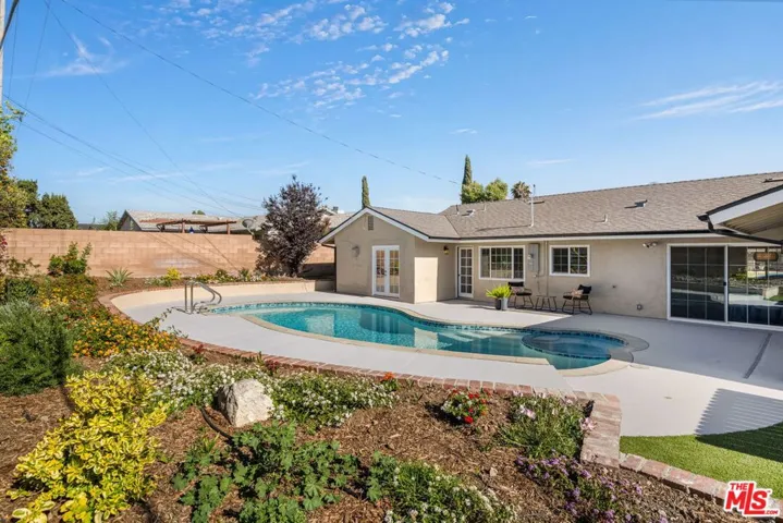 91 W Gainsborough Road, Thousand Oaks, California 91360