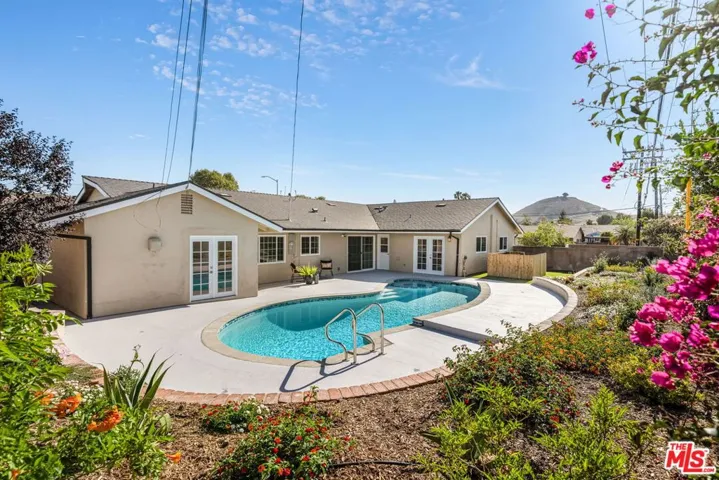 91 W Gainsborough Road, Thousand Oaks, California 91360
