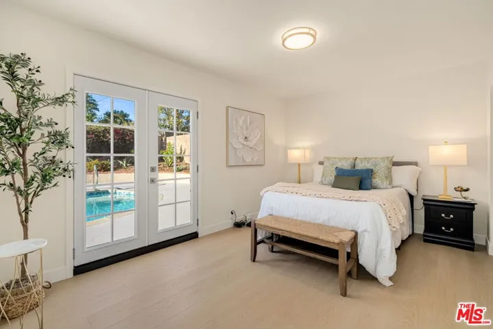 91 W Gainsborough Road, Thousand Oaks, California 91360