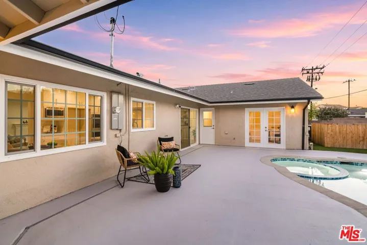 91 W Gainsborough Road, Thousand Oaks, California 91360