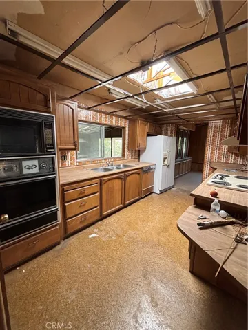 43760 Olive, Hemet, California 92544