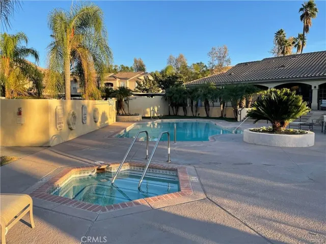 Community Pool & Spa